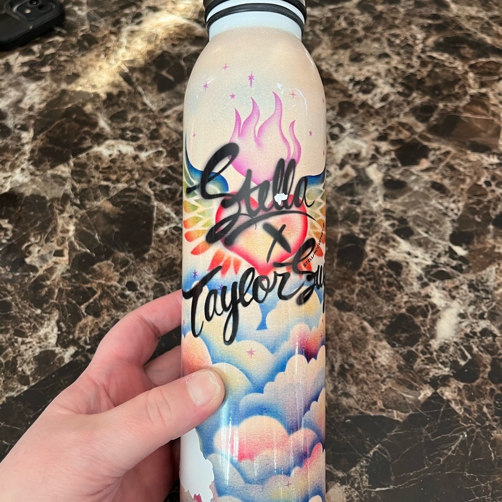 Taylor Swift & Stella McCartney 20oz Stainless Steel Bottle some peeling